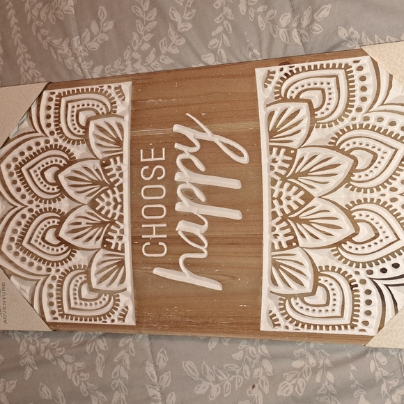 Wood sign decor says Choose Happy. Measures 24 in tall and 12 in wide. - Picture 2 of 3